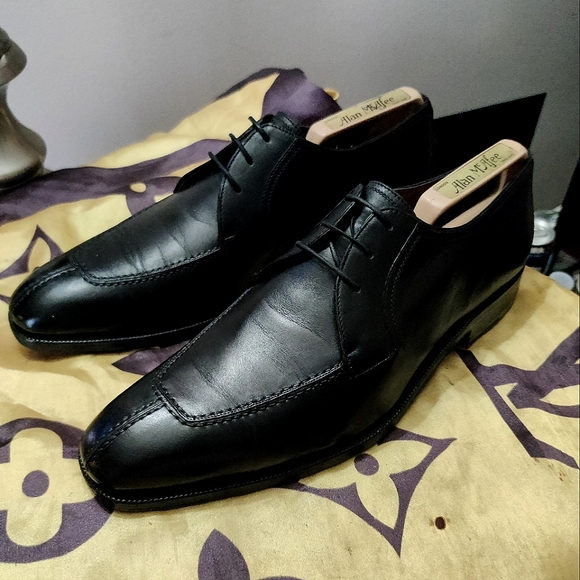 A. Testoni split toe derbys - Picture 1 of 12